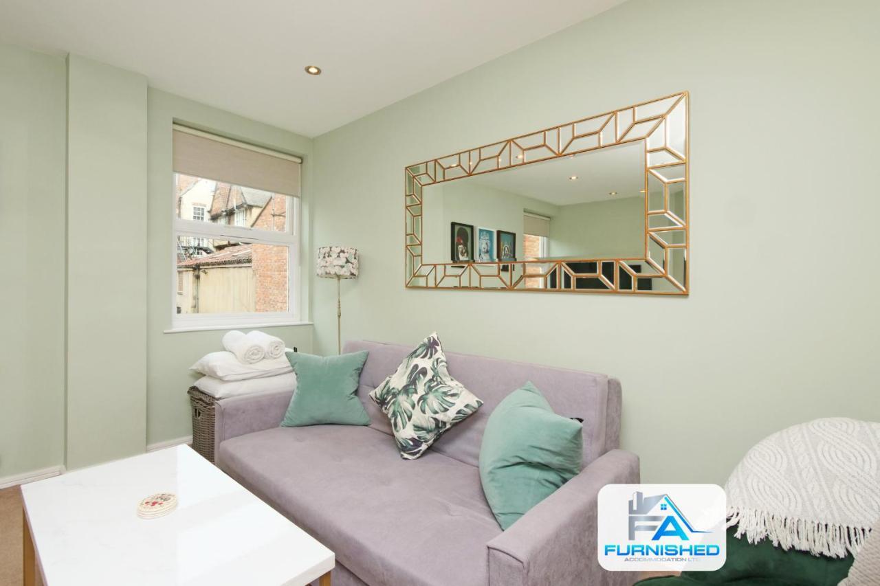 The Shambles And Diagon Alley Apartment York Bagian luar foto