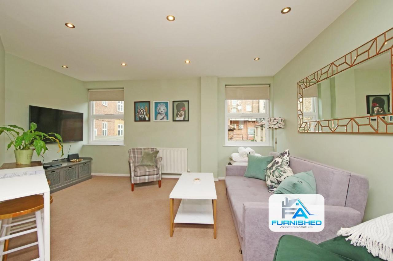 The Shambles And Diagon Alley Apartment York Bagian luar foto